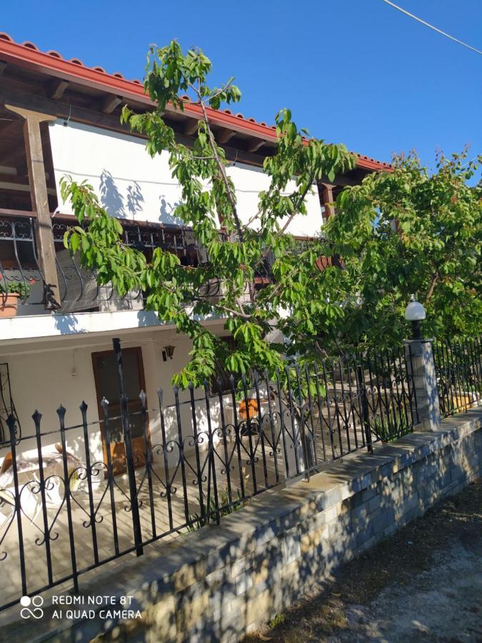 "2Steps From The Beach" Nea Iraklia Exterior foto